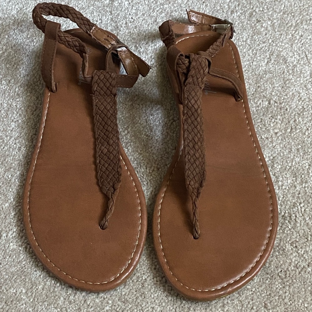 Women’s Size 8 Brown Braided Strap Sandals